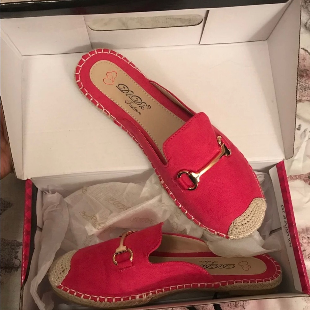 Espadrille flats
